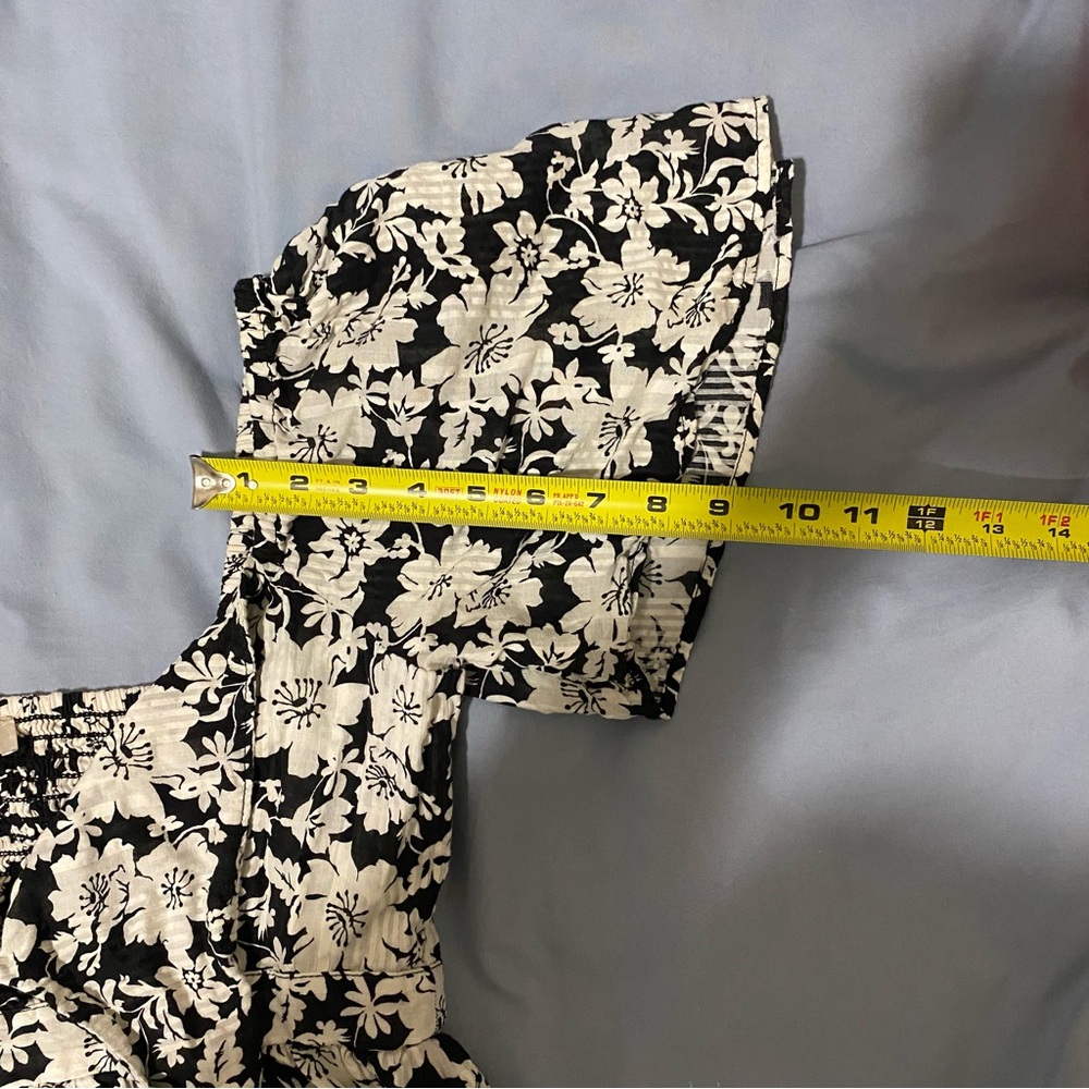 LOFT - Women’s Floral Square-Neck Peplum Top in Black and Cream - Picture 6 of 7